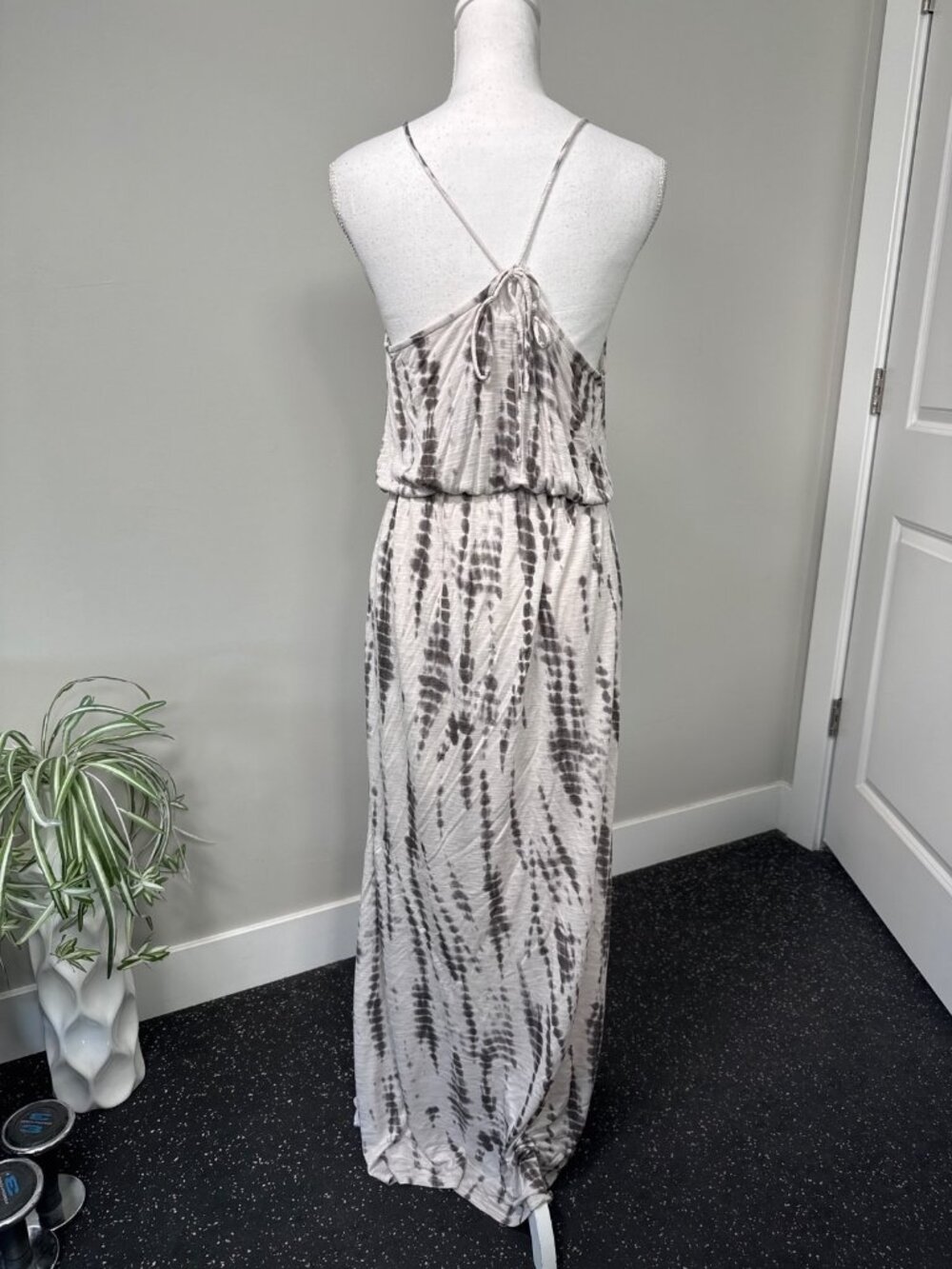 Cynthia Rowley Gray Tie-Dye Maxi Dress M Elastic Waist & Spaghetti Straps Travel - Picture 4 of 16